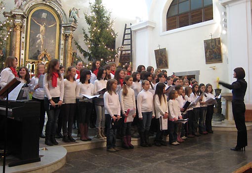 Božićni koncert Osnovne škole I.B. Mažuranić, Ogulin 2009.