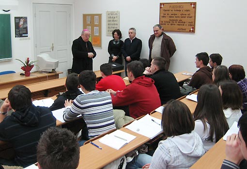Biskup mons. dr. Mile Bogović posjetio je Obrtničku i tehničku školu Ogulin
