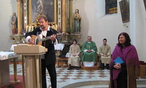 Davor Terzić, kantautor iz Rovinja nastupio s humanitarnim koncertom duhovne glazbe