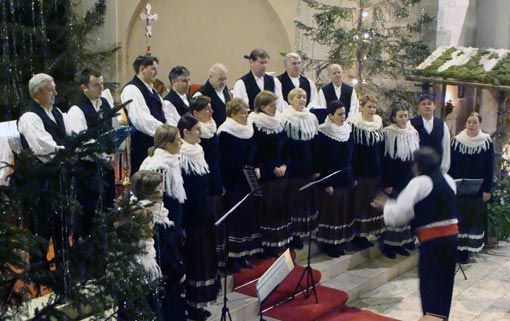 Božićni koncert KUD-a Klek u senjskoj katedrali