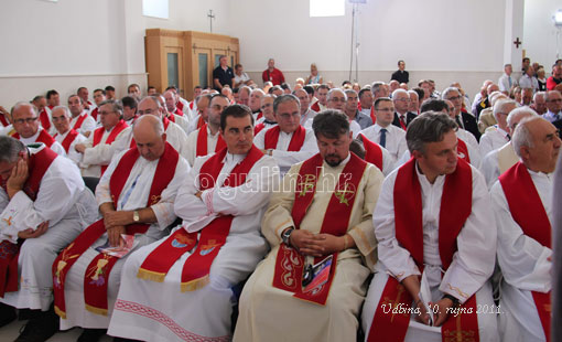 Ogulinci na 
posveti Crkve hrvatskih mučenika na Udbini