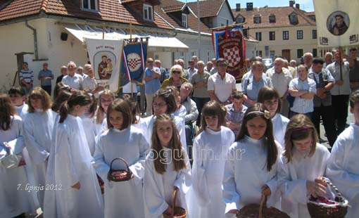 Blagdan Tijelova svečano proslavljen i u našoj župi, župi Sv. Križa Ogulin
