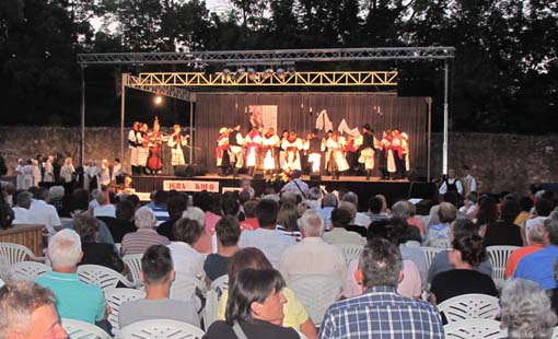 U Ogulinu održana  17. smotra izvornog folklora „Igra kolo“