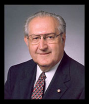 Umro Bernard M. Luketich