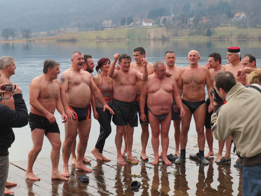 Novogodišnje kupanje na jezeru Sabljaci